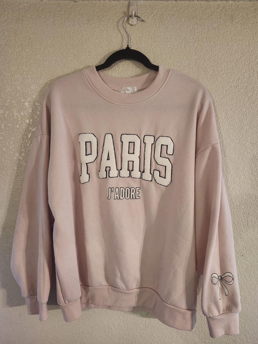 UC Orange Kiss "PARIS J’Adore 🎀Graphic Crewneck Sweatshirt" Light Pink🩷 Large